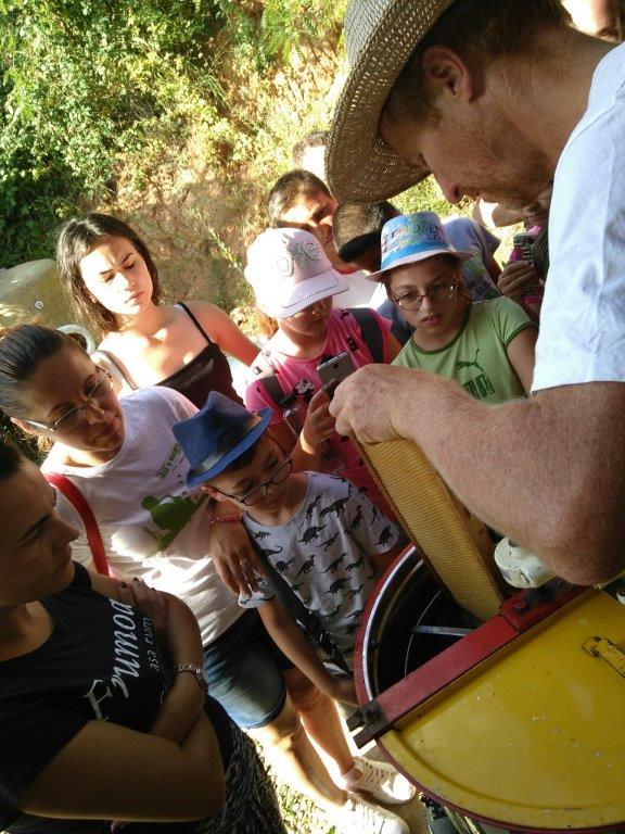 2019 08 10 Imkern bei Josef Sporrer BuKi Kindersommer (7)