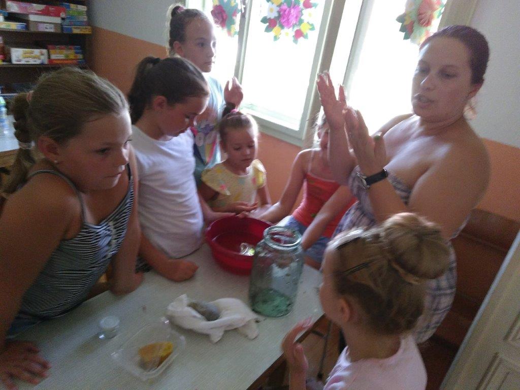 2019 08 13 Herstellen von Salben und Ölen Greta Marcu BuKi Kindersommer (3)