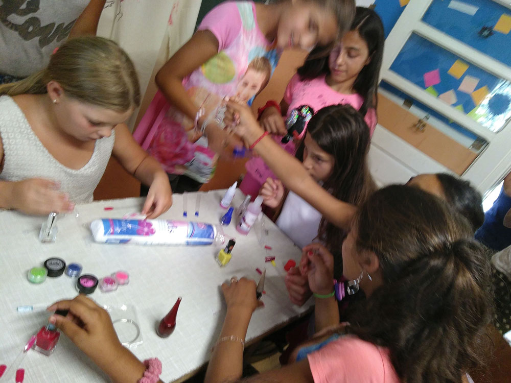 2019-08-29-Eagels-Motorradclub-Maniküre-Gesichterbemalen-(2)-web