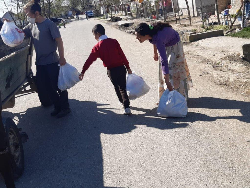 2020 04 15 BuKi Lebensmittelverteilung (3)