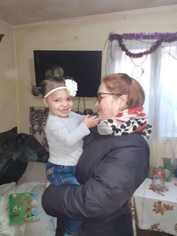 Lila kämpft sich auf die Beine Kinderarmut: Lila kämpft sich auf die Beine