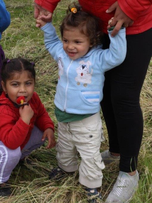 Lila kämpft sich auf die Beine2 (2)