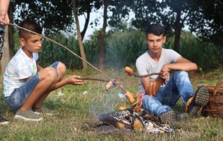 Lagerfeuer baten Würstchen
