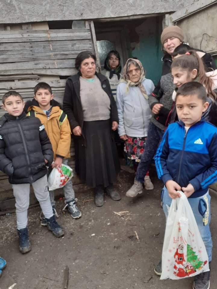 2021 12 18 BuKi-Kinder besuchen ältere Menschen in Cidreag 6
