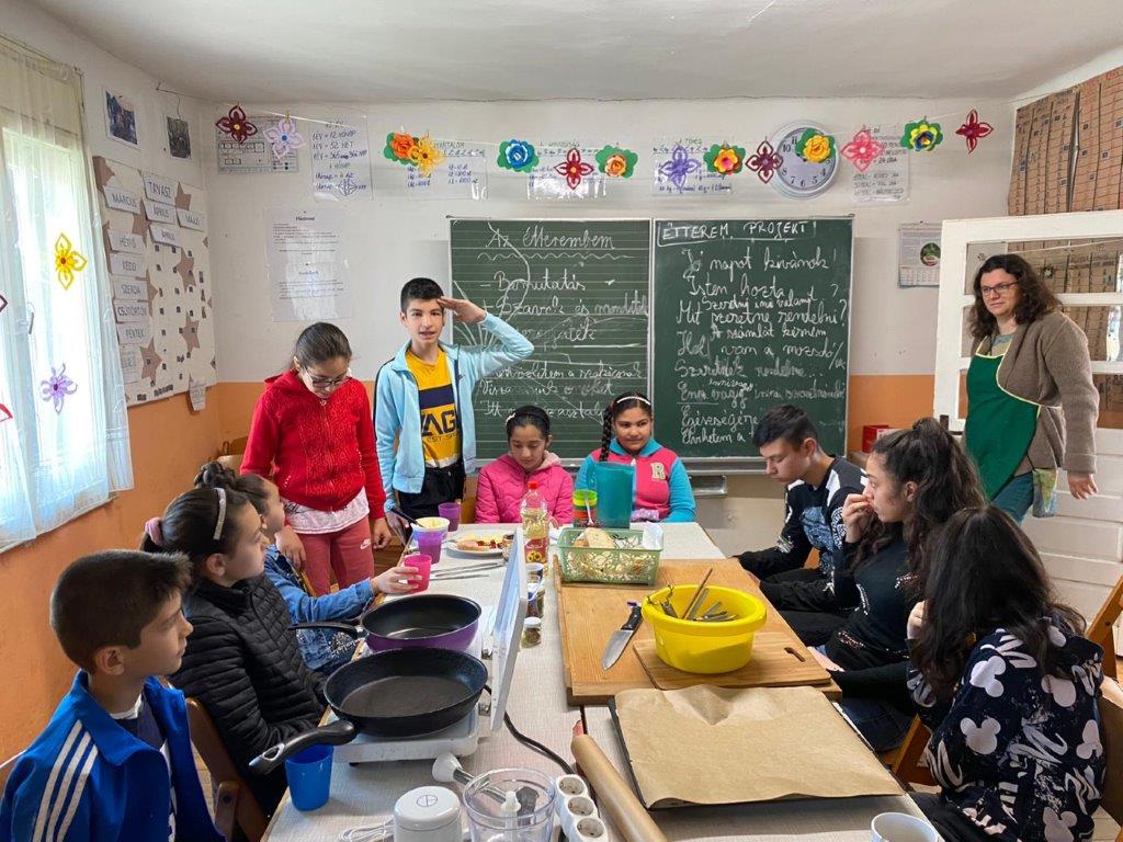 2022 04 30 BuKi Gastronomieprojekt Küchenteam (2)