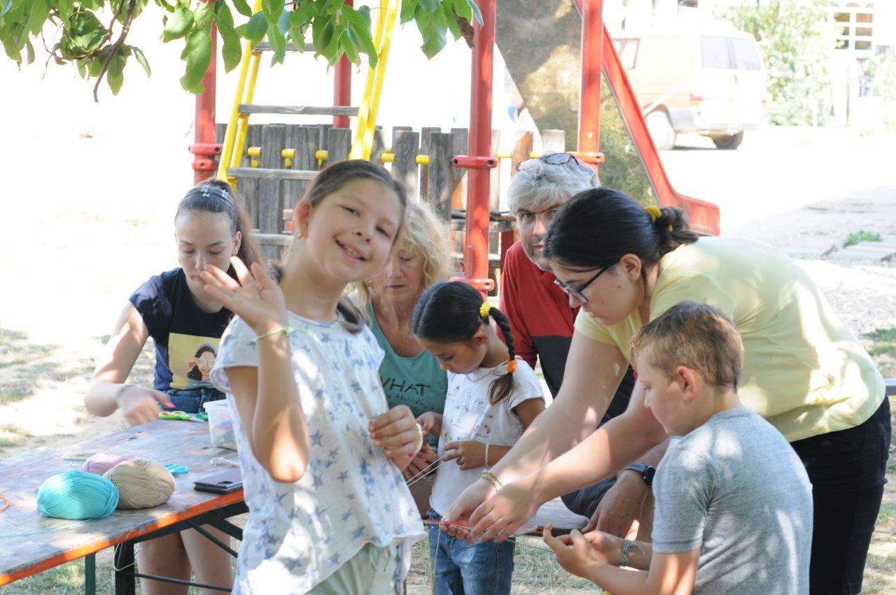 2022 08 19 Felchten von Armbändern (1)
