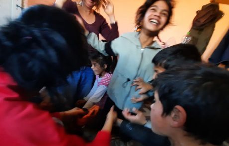 Was sind schon Kleider und Lebensmittel im Vergleich zu einem unterhaltsamen Spiel?